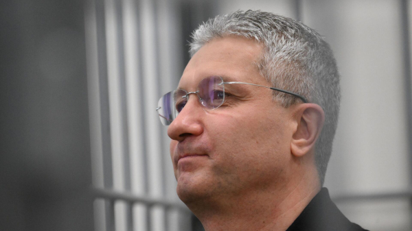 Суд до осени продлил арест на имущество и счета экс-замминистра обороны Иванова Суд до осени продлил арест на имущество и счета экс-замминистра обороны Иванова