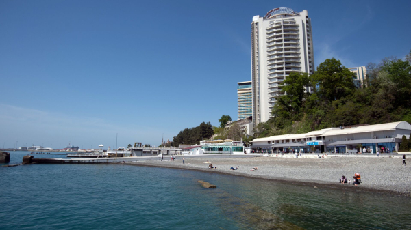 Мэр Прошунин заявил, что мазута на пляжах и в море у побережья Сочи нет Мэр Прошунин заявил, что мазута на пляжах и в море у побережья Сочи нет