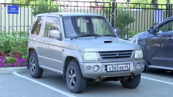 Канадец с Сахалина Хамби передал на СВО свой Mitsubishi Pajero Mini