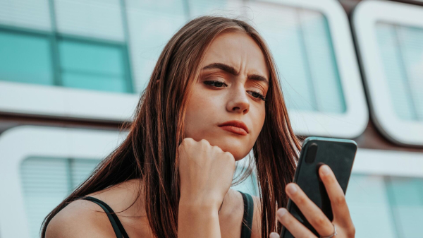 Доцент Тимофеев: вирусы в смартфонах маскируются под популярные приложения. Доцент Тимофеев: вирусы в смартфонах маскируются под популярные приложения.