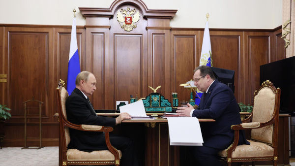 Путин призвал власти уделять больше личного внимания семьям участников СВО