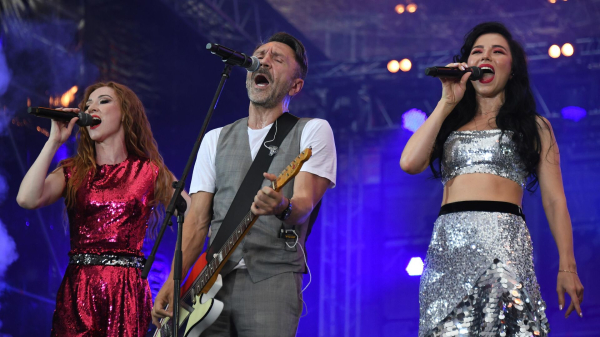 Суд запретил распространять среди несовершеннолетних пять песен "Ленинграда"