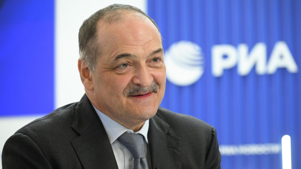 Меликов попросил Госдуму ввести запрет на розничную продажу вейпов в Дагестане