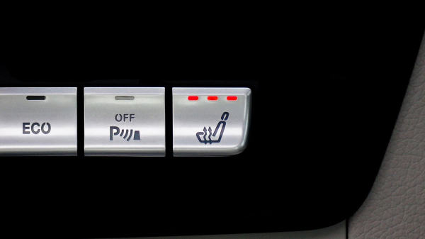 Врач Кондрахин: подогрев сидений в авто может обострить хронические заболевания