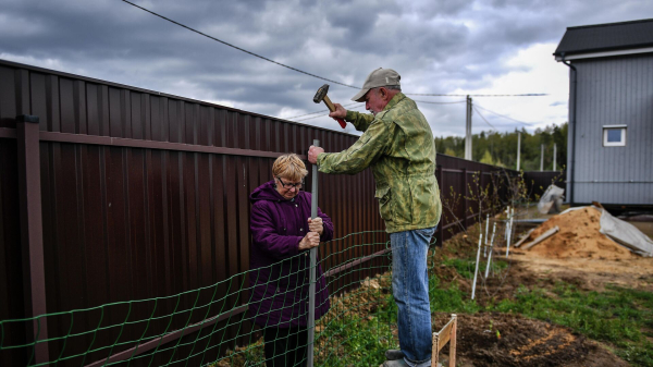 Юрист Манджиева: на дачном участке нельзя строить автомастерские и гостиницы